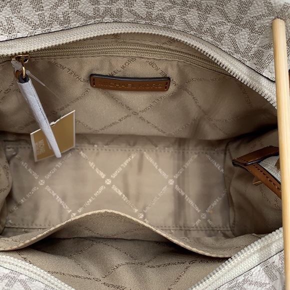 HOT DEAL 🔥TODAY!!!  Michael Kors Mirella Small Crossbody Tote Bag Vanill… - Picture 13 of 16